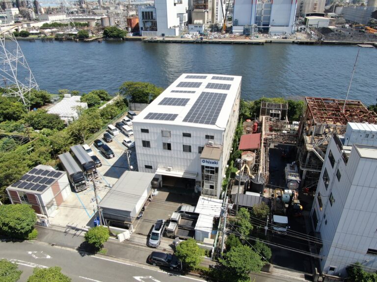 陸屋根への太陽光発電が注目される理由と導入のメリットと注意点